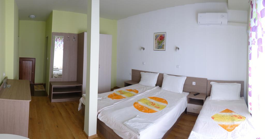 קיטן Guest House Rosa חדר תמונה